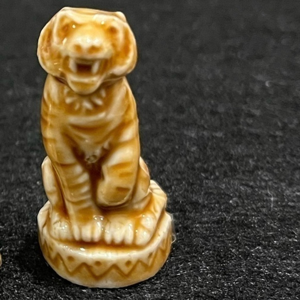 Wade Whimsie Red Rose Tea Tiger Figurine